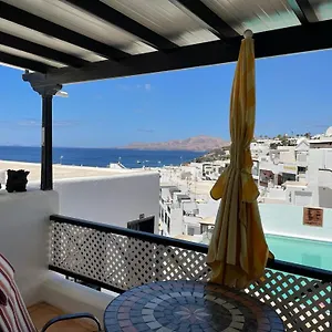 The White Dragos With Ocean View Apartment
